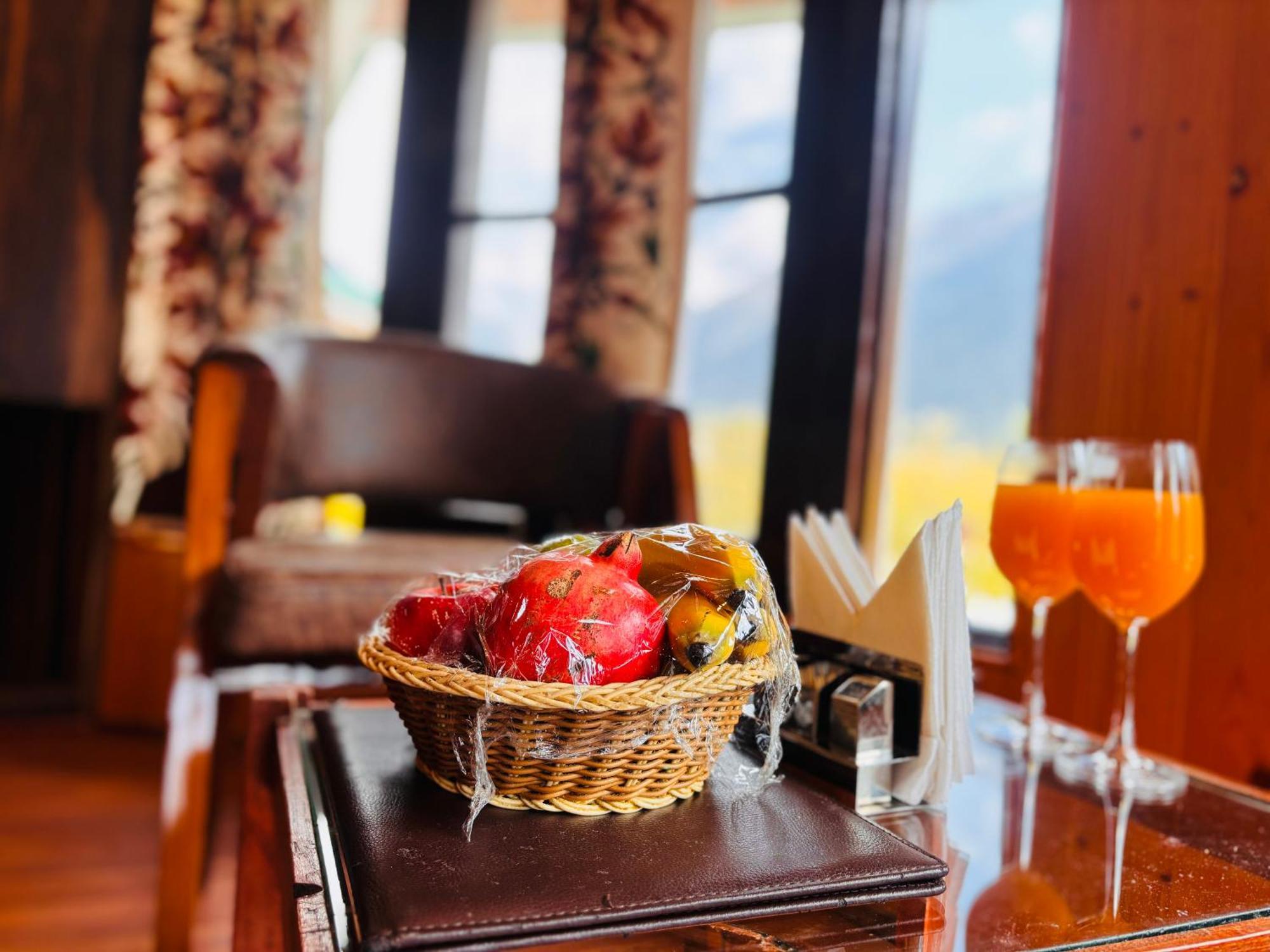 Bombay Palace Hotel Pahalgām Kültér fotó